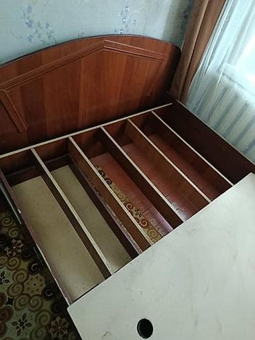 кровать полторашка: Двуспальная кровать, Б/у, Каркас без матраса, длина - 190 см — 4
