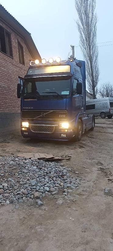 Тягач, Volvo, 2001 г., Тентованный at lalafo.kg Тягач, Volvo, 2001 г., Тентованный