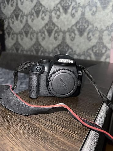 Видеокамеры: Цена договорная Зеркальный фотоаппарат Canon EOS 1300D + телеобъектив — 3