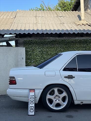 audi 4: Mercedes-Benz W124: 1994 г., 2.2 л, Механика, Бензин, Седан — 4