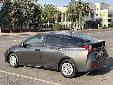 гибрид цена: Toyota Prius: 2019 г., 1.8 л, Вариатор, Гибрид, Хэтчбэк — 4