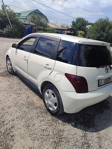 бюджетные авто: Toyota Ist: 2003 г., 1.3 л, Автомат, Бензин, Хэтчбэк — 5