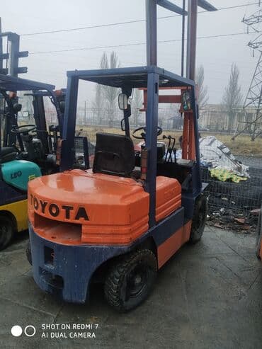 шины на вилочный погрузчик: Погрузчик, 2006 г., Колесный, Вилочный — 1