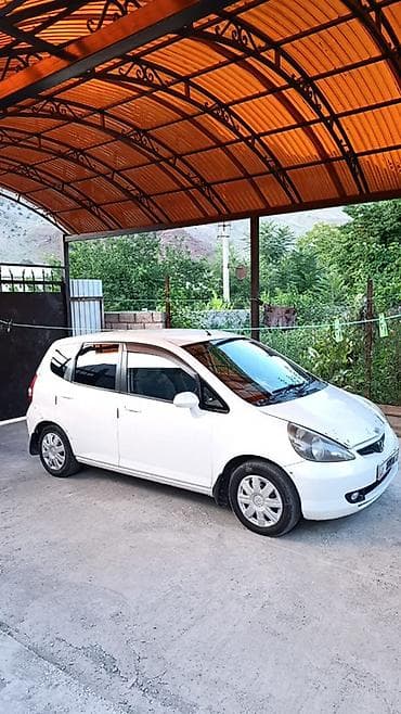 Транспорт: Honda Fit: 2002 г., 1.3 л, Вариатор, Бензин, Хэтчбэк — 2