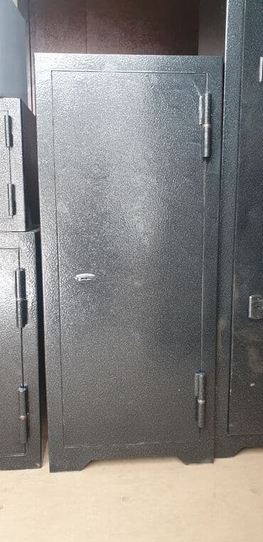 Сейф металические 1мх43х37см