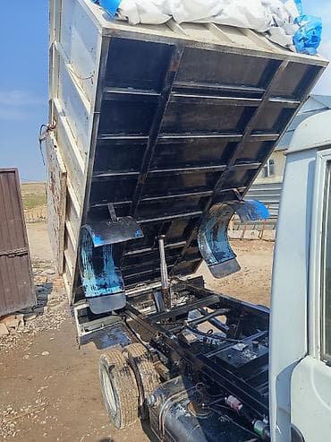 Решетки радиатора: Кузов совок Mazda — 1