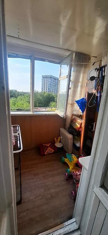 квартира 3 мкр: 3 комнаты, 58 м², 3 мкр 104 серия, 4 этаж, Старый ремонт — 4