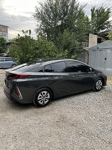 work r18: Toyota Prius: 2018 г., 1.8 л, Вариатор, Гибрид, Хэтчбэк — 4