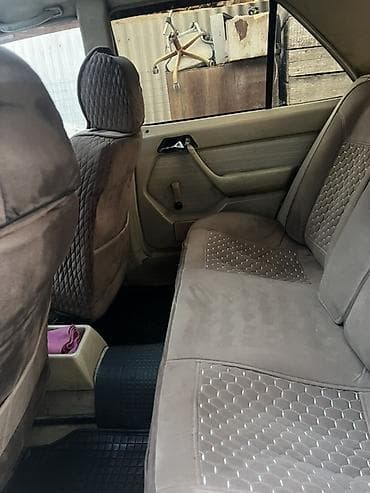 camry 2020: Mercedes-Benz W124: 1989 г., Механика, Дизель, Седан — 6