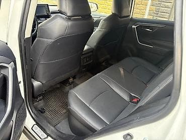 Toyota RAV4: 2021 г., 2.5 л, Автомат, Гибрид, Кроссовер