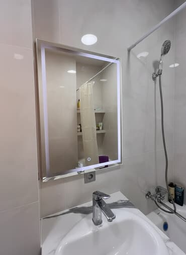 зеркала в ванну: Зеркало для ванной с подсветкой - Форма: прямоугольное, тонкая — 1