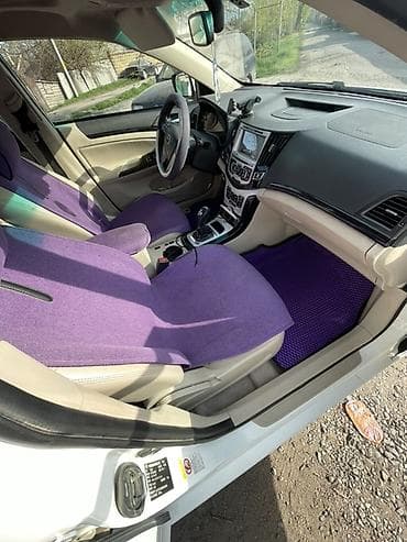 боковые: BYD E5: 2017 г., Электромобиль, Седан — 10