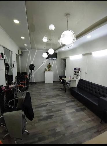 салон красоты ошский рынок: Косметологическая студия 36 м², 1 комната, С ремонтом, Без оборудования, Многоэтажное жилое здание, 1 линия — 2