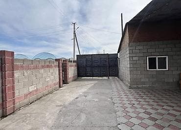 подсобный хозяйства: 📍Продается дом Дом находится в селе Сокулук (верхняя зона). Земля 9 — 2