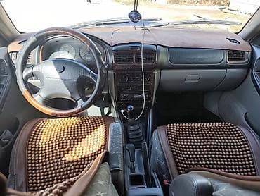Subaru Forester: 2000 г., 2 л, Ручные, Газ, Универсал