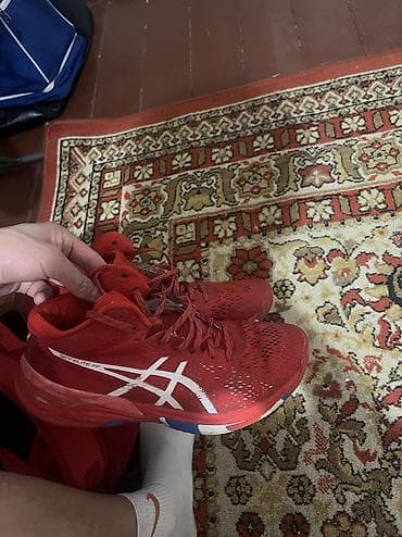 Эркектердин кроссовкасы, 40.5, Asics, Колдонулган, түсү - Кызыл lalafo.kg да Эркектердин кроссовкасы, 40.5, Asics, Колдонулган, түсү - Кызыл