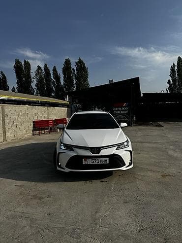 Транспорт: Toyota Corolla: 2022 г., 1.8 л, Гибрид, Седан — 3