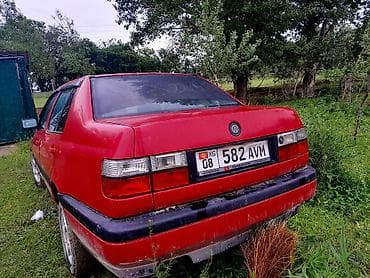 matiz diska: Volkswagen Vento: 1994 г., Механика, Седан — 2