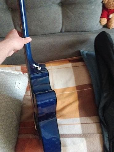 Комузы: Акустическая гитара 3/4, с вырезом (cutaway), сине‑черный градиент — 2