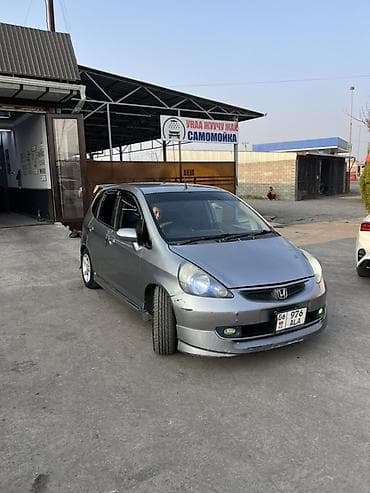 рассмотрим все варианты: Honda Fit: 2003 г., 1.5 л, Автомат, Бензин, Хэтчбэк — 6