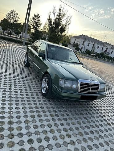 Mercedes-Benz W124: 1992 г., 2 л, Механика, Газ, Седан — 3