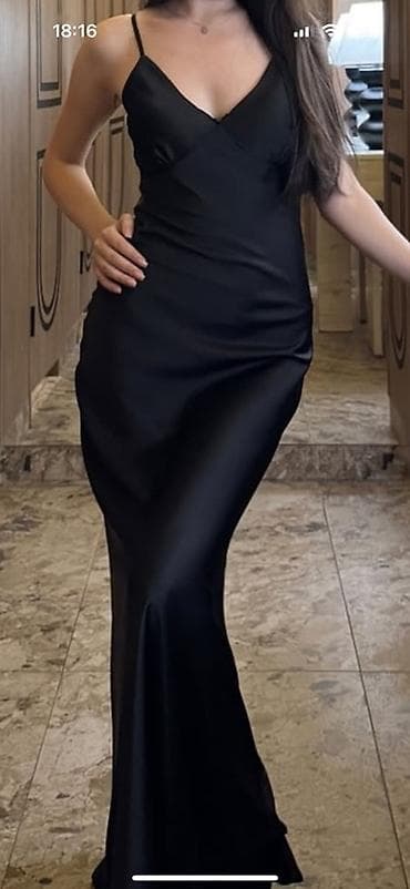 Вечернее платье, Русалка, Длинная модель, Шелк, Без рукавов, Все размеры at lalafo.kg Вечернее платье, Русалка, Длинная модель, Шелк, Без рукавов, Все размеры