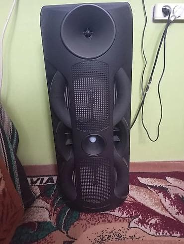 Наушниктер: Напольная акустическая система/пати-колонка - Мощный корпус с двумя — 1