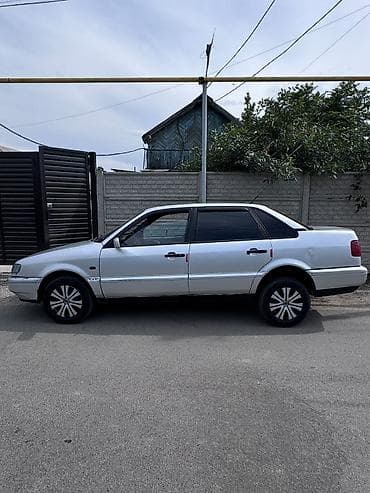 Транспорт: Volkswagen Passat: 1994 г., 1.8 л, Механика, Бензин, Седан — 3