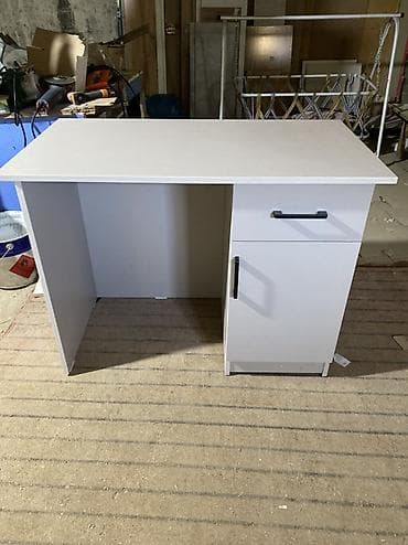 помощник полка: Компьютерный стол, Новый, С полками — 2