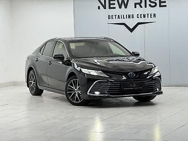 lexus e: Toyota Camry: 2021 г., 2.5 л, Типтроник, Гибрид, Седан — 1