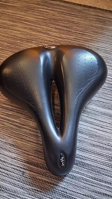 Седло для велосипеда Selle Italia (серия Нета) - Комфортное широкое