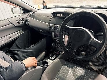 Nissan Avenir: 2001 г., 2 л, Автомат, Бензин, Универсал — 4