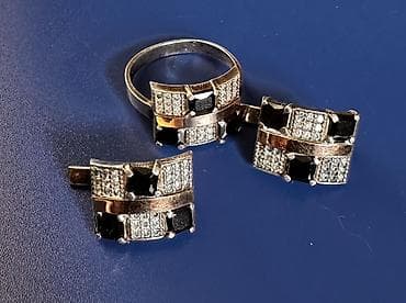 Кольца: Ювелирные гарнитуры из серебра Описание: - Несколько комплектов — 1