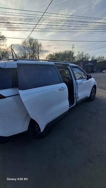 Kia Carnival: 2020 г., 2.2 л, Автомат, Дизель, Минивэн — 3