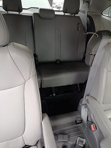 8: Toyota Sienna: 2021 г., Гибрид, Минивэн — 9