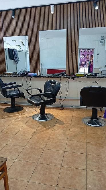 совещание для салон: Срочно сдается в аренду Салон красоты/парикмахерская внутри рынка" — 1