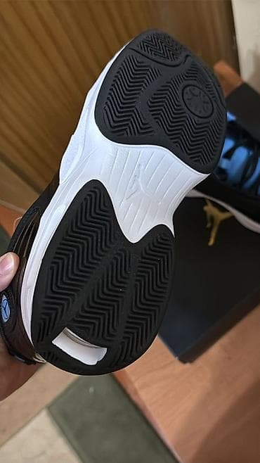 ми бэнд 6: Nike Jordan Max Aura 6. Заказал за 17500. В магазине такие стоят 200 — 2