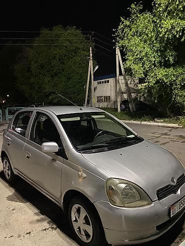 platz vitz: Toyota Yaris: 2001 г., 1.3 л, Механика, Бензин, Хэтчбэк — 9