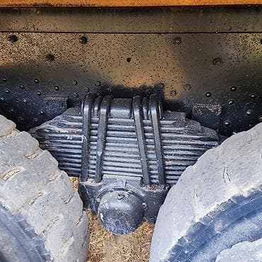 перья: Howo, 2010 г., Б/у — 1