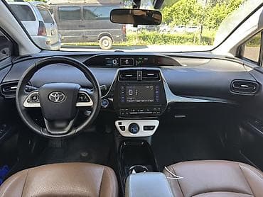 prius: Toyota Prius: 2017 г., 1.8 л, Вариатор, Гибрид, Лифтбек — 5