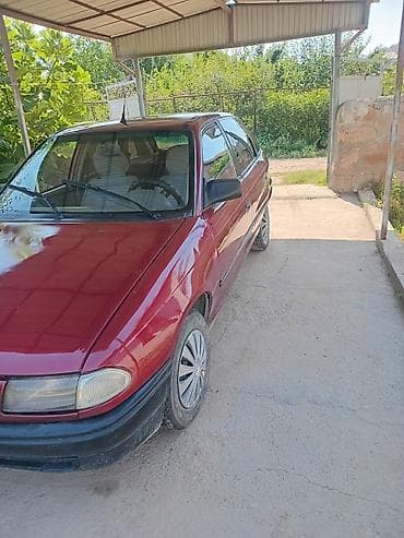 Унаа: Opel Astra: 1994 г., 1.4 л, Кол менен иштөөчү — 3