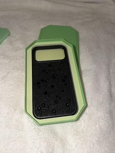 чехол на редми 10 с: Чехол Swarovski для iPhone 17 Pro, Black Пользовалась только месяц. На — 4