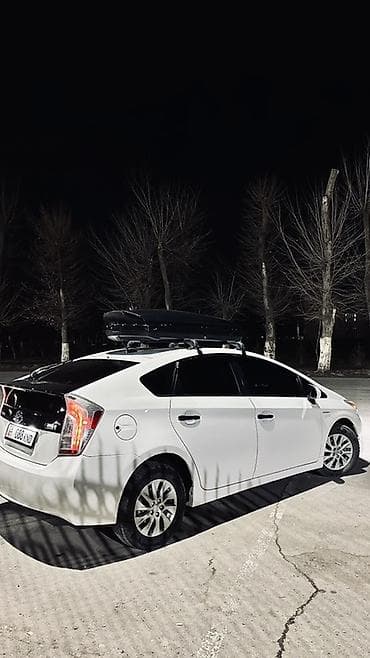man 8: Toyota Prius: 2013 г., 1.8 л, Автомат, Гибрид, Хэтчбэк — 3