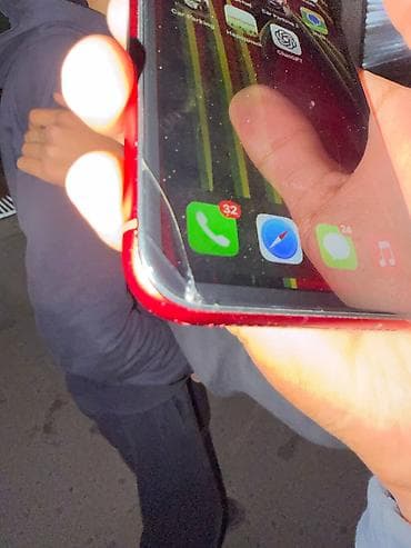 iphone hr: IPhone 11, Б/у, 64 ГБ, Красный, 80 % — 2