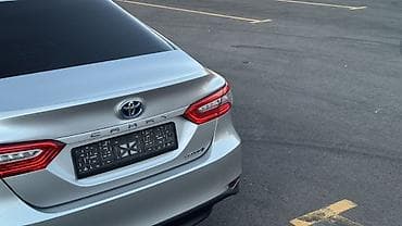 byd e5: Toyota Camry: 2018 г., 2.5 л, Вариатор, Гибрид, Седан — 7