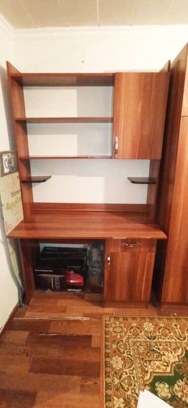 офисная мебель на заказ бишкек: Срочно продаю ученический стол со 2х дверным шкафом для одежды — 4