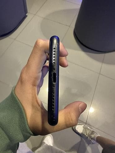 poco g4: IPhone 11, Черный — 4
