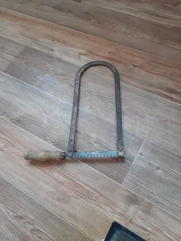 не рабочие инструменты: Продаю ножовку по металлу-300сом Продаю Скребок обдирочные иструменты — 1