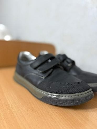 Туфлилер: Продается подростковая обувь, кожаная обувь, б/у, размер 34-35 — 2