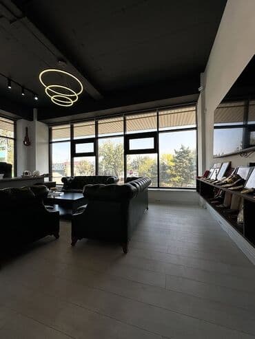 коммерческая недвижимость бишкек аренда: Продаю Офис 280 м², С ремонтом, С мебелью, Многоэтажное здание, 2 этаж — 5
